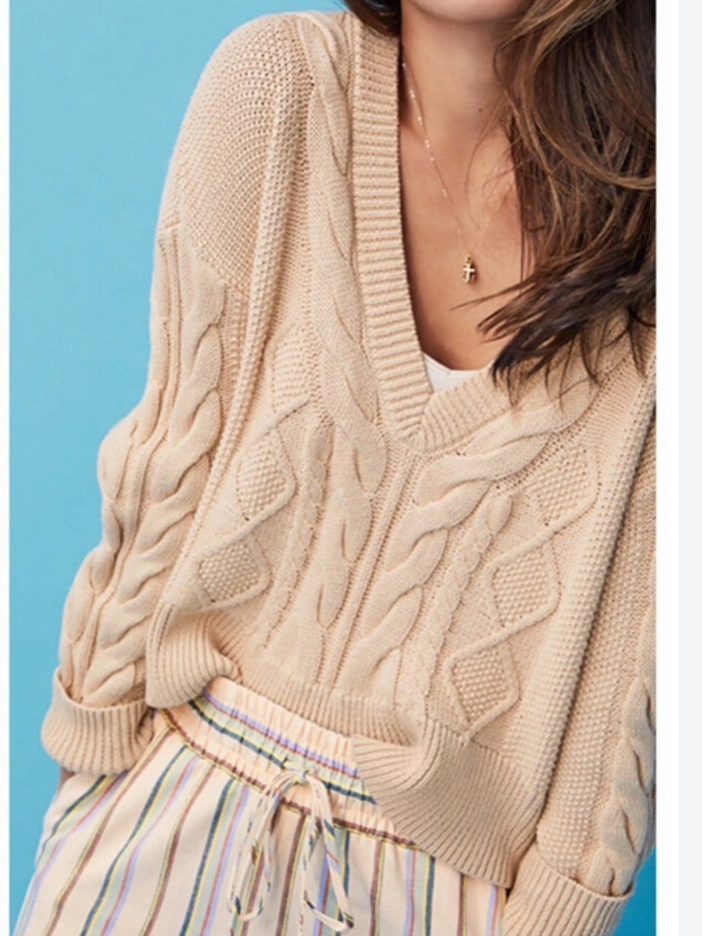 Cabi #5636 Cable Knit V Neck Tan Cropped Women’s Pullover